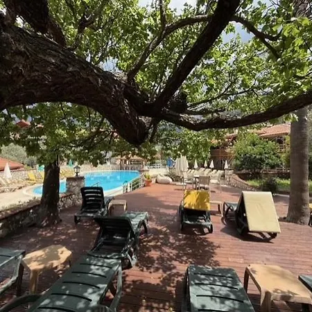 Lycian Center Otel *