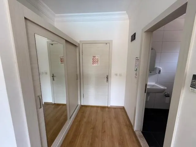 Lycian Center 호텔